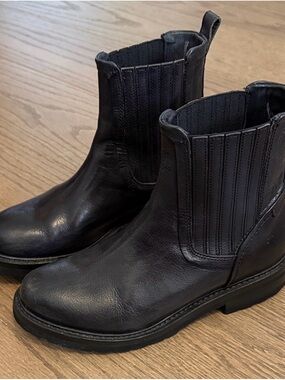 Frye Leather Chelsea Boots